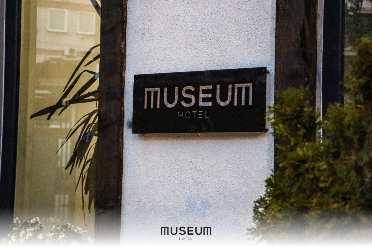 Museum Hotel Prishtinë Ngoại thất bức ảnh