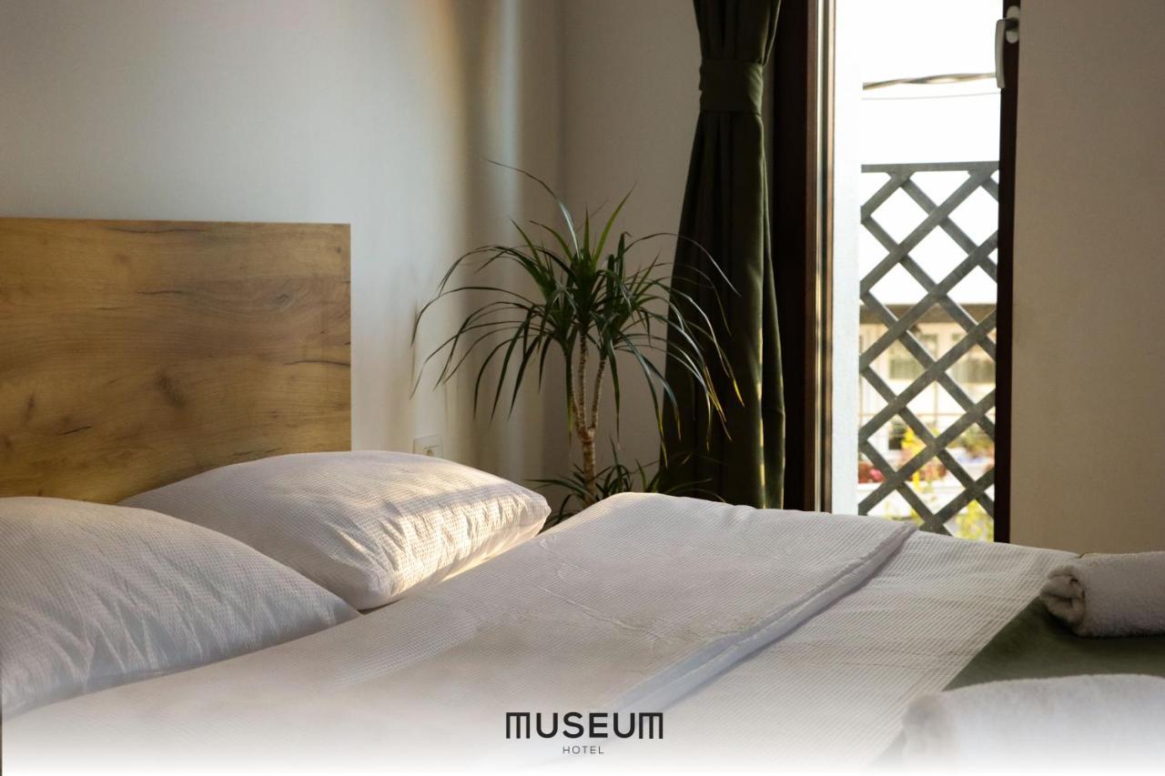 Museum Hotel Prishtinë Ngoại thất bức ảnh