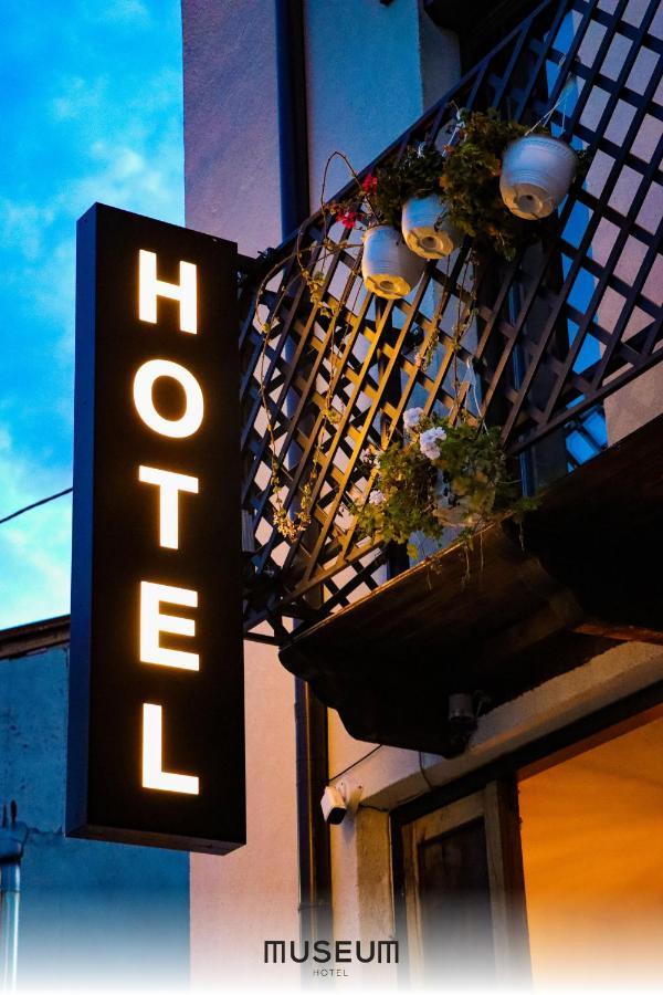 Museum Hotel Prishtinë Ngoại thất bức ảnh