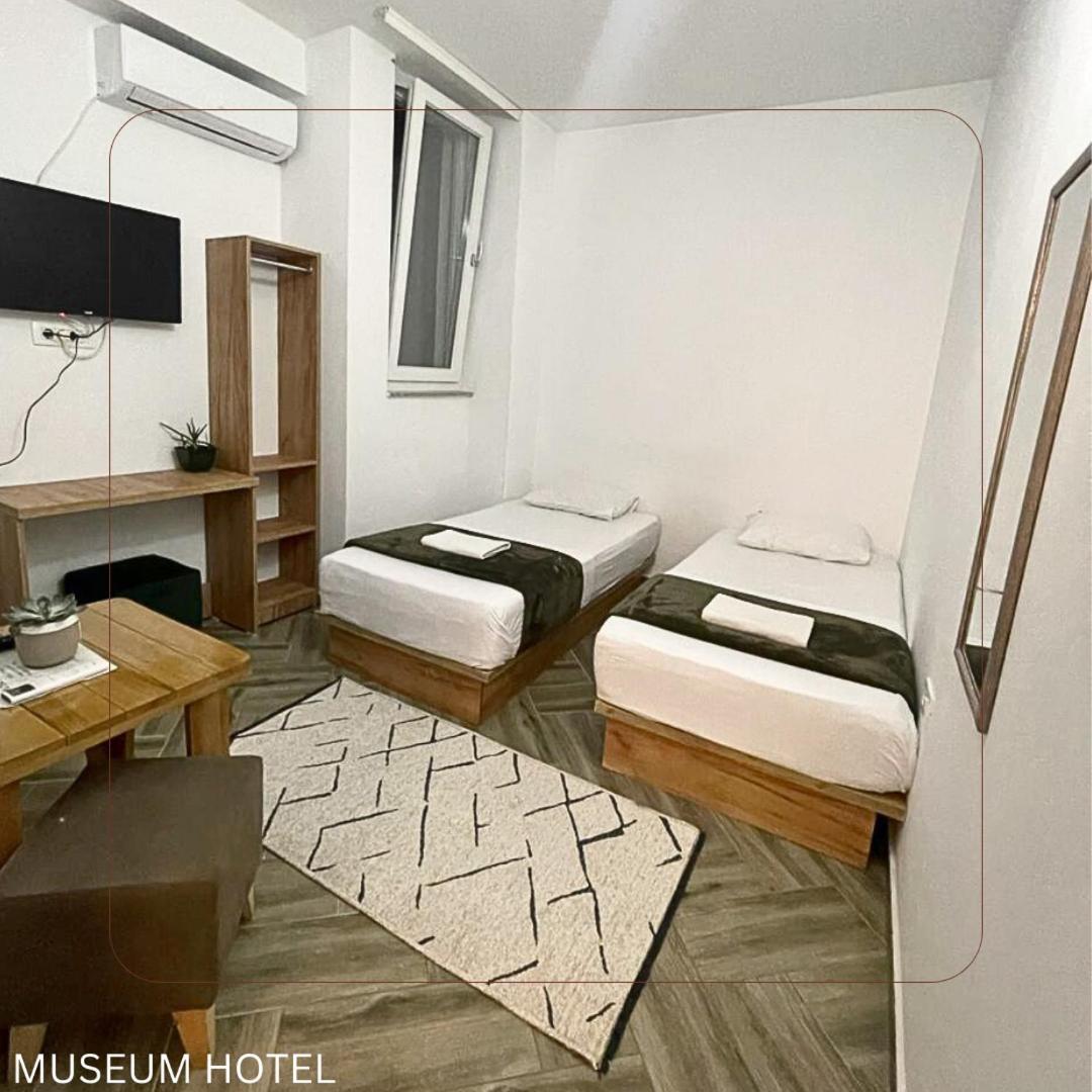 Museum Hotel Prishtinë Phòng bức ảnh