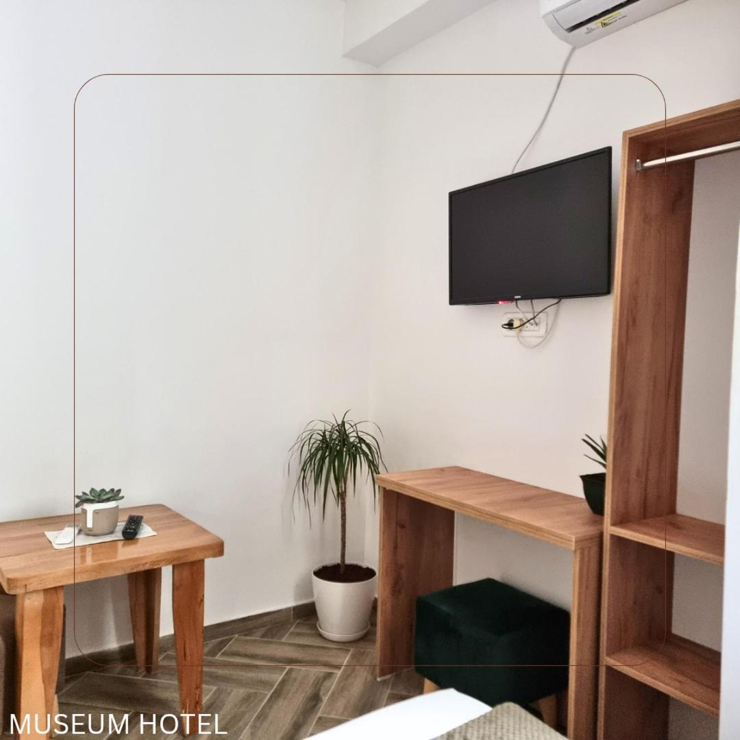 Museum Hotel Prishtinë Phòng bức ảnh